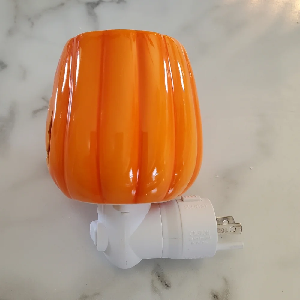 Cut it Out Scentsy Plugin Mini Warmer Pumpkin